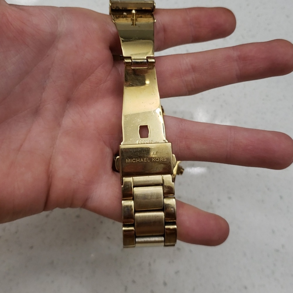 Watch - Picture 2 of 3